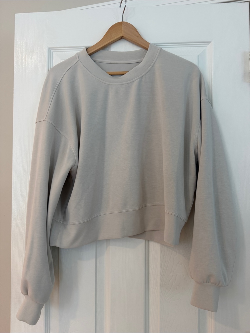 Lululemon Perfectly Oversized Cropped Crew- Cream- Size 8